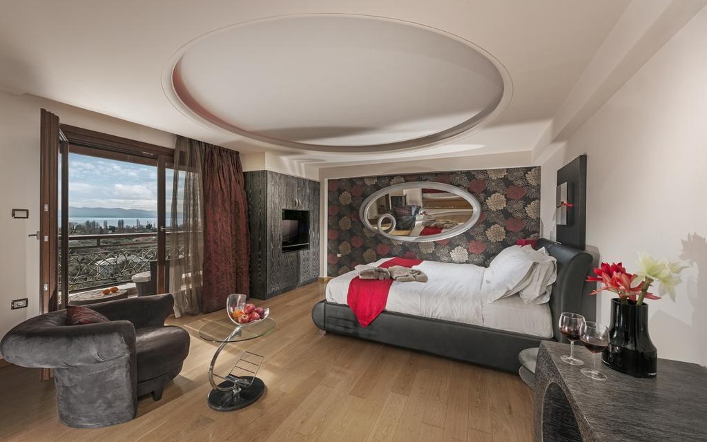 Iakovakis Suites & Spa Koropi Buitenkant foto