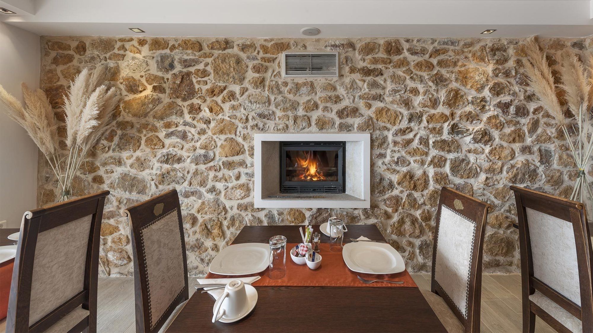 Iakovakis Suites & Spa Koropi Buitenkant foto